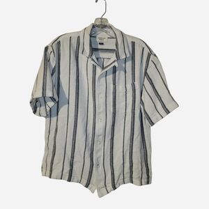 American Eagle Outfitters Men's White and Blue Shirt